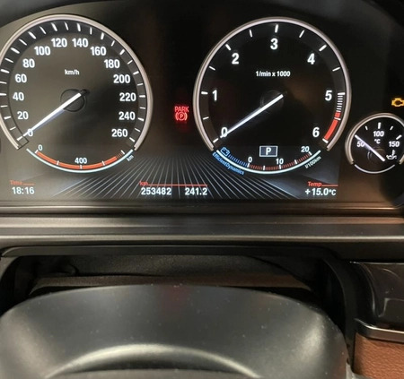 BMW Seria 5 cena 61000 przebieg: 256000, rok produkcji 2014 z Żychlin małe 154